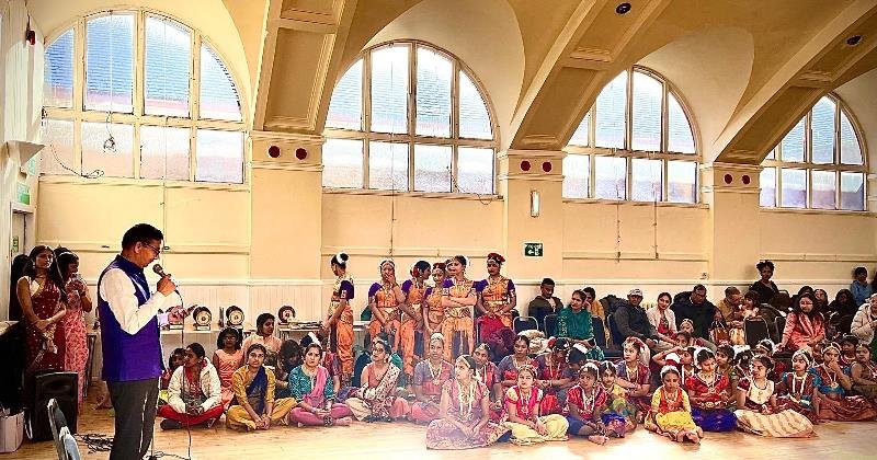 Consul celebrated Saraswathi Pooja with the talented students at Abhinaya Dance Academy, Glasgow.