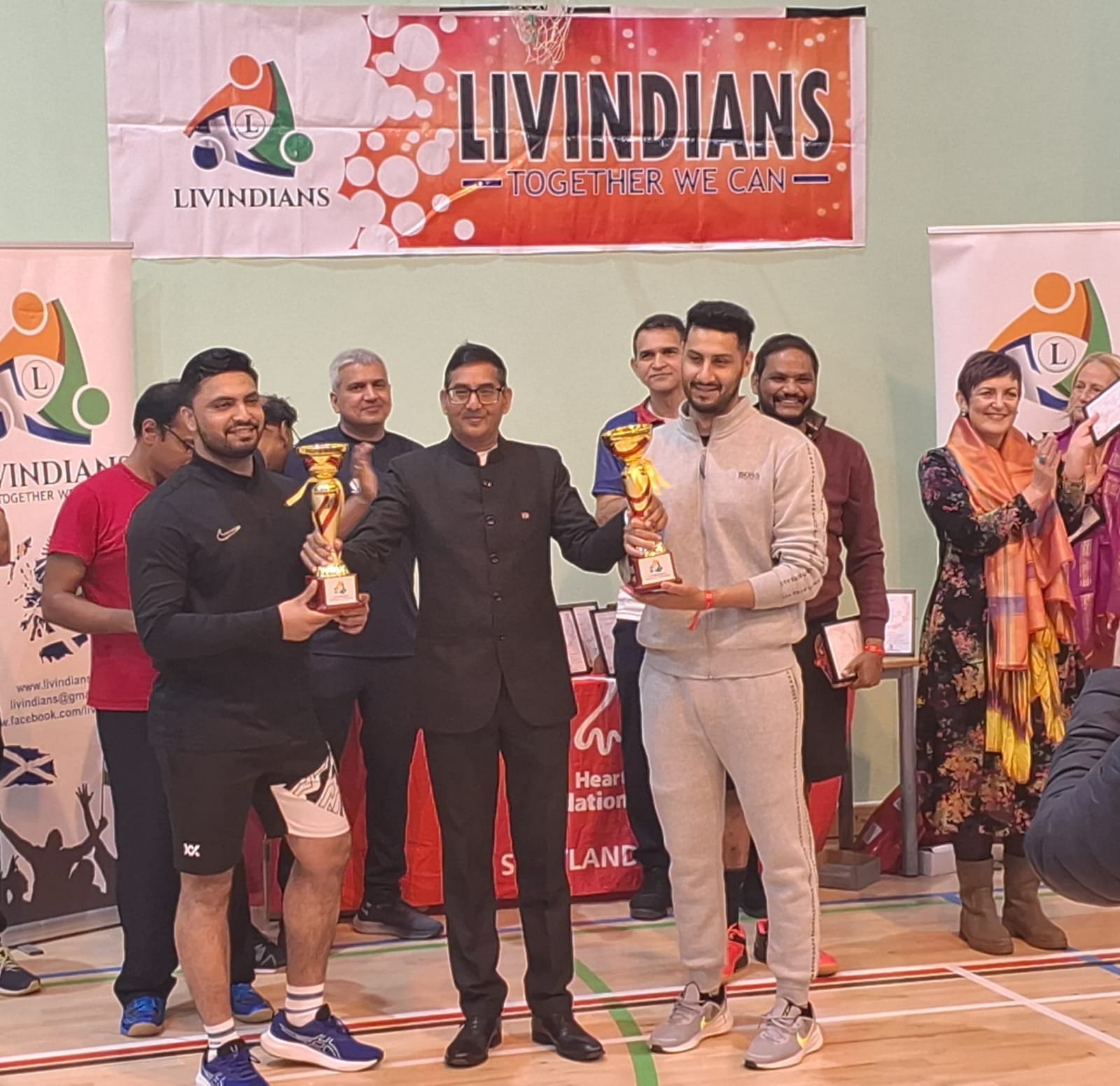 Consul awarded prizes to the winners and participants at the badminton tournament